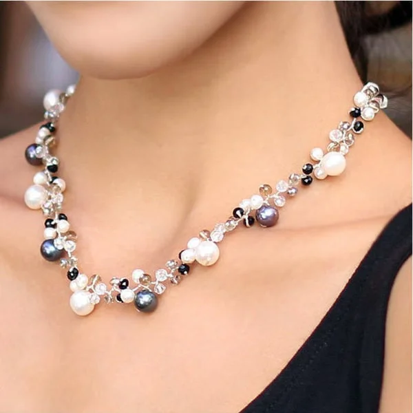 heart pendant necklace for women -Pearl and Agate 'A Spark of Romance' Choker (4-8.5 mm) - White