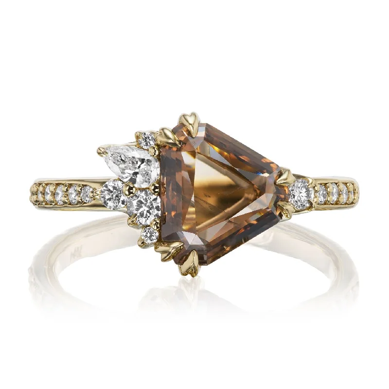 amethyst ring for women -・REMY・Geometric Portrait Cut Cognac Diamond, White Diamond Accents (1.49ctw)